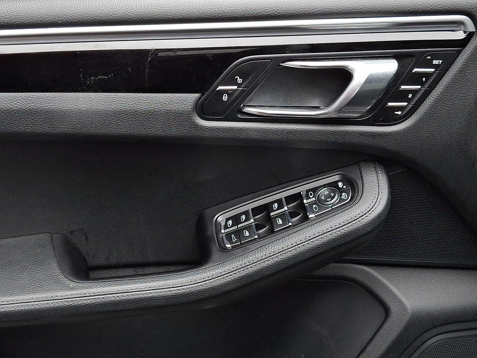 Used 2018 Porsche Macan S AWD/4WD image 13
