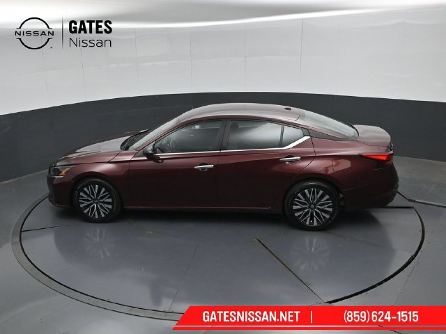 Used 2025 Nissan Altima 2.5 SV FWD image 48