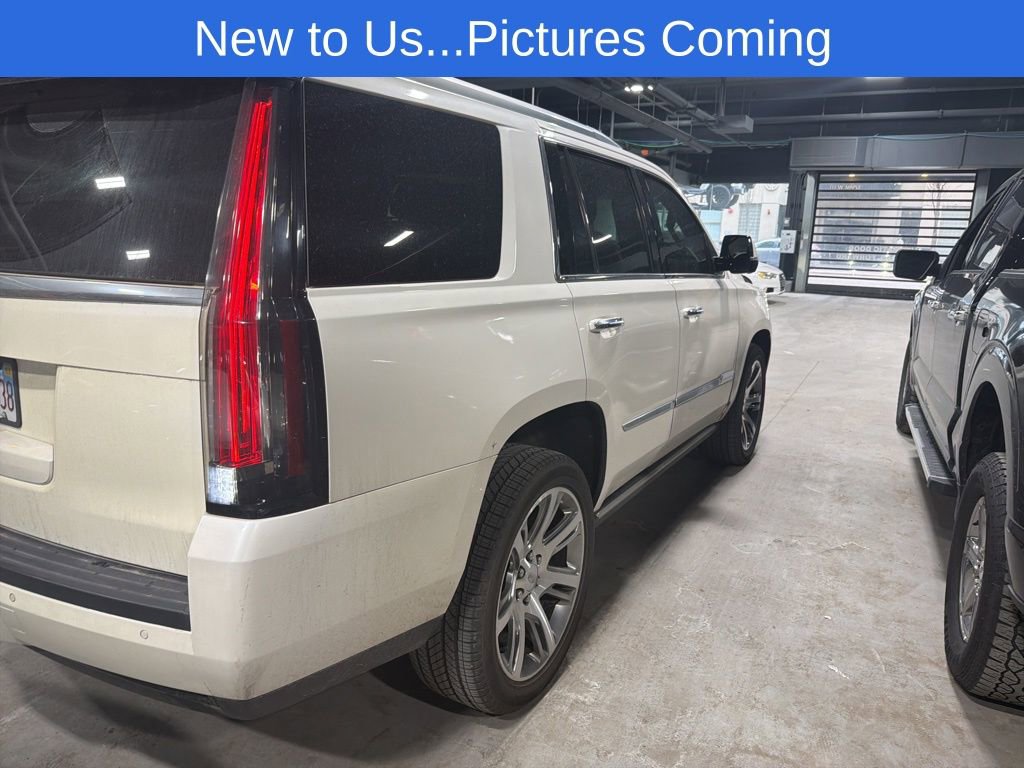 Used 2015 Cadillac Escalade Premium image 2