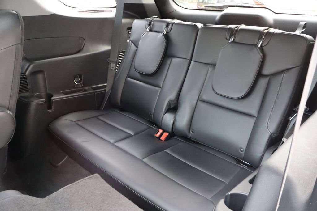 Used 2021 Ford Explorer XLT w/ Equipment Group 202A image 11