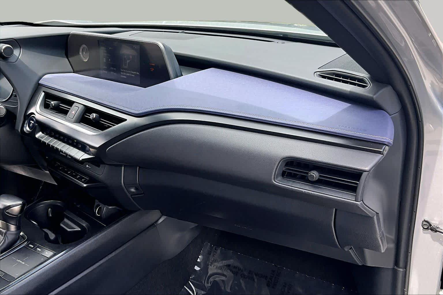 Used 2020 Lexus UX 250h w/ Premium Package AWD/4WD image 19