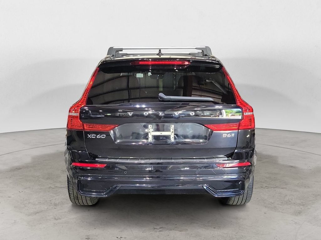 Used 2022 Volvo XC60 B6 R-Design w/ Advanced Package AWD/4WD image 4
