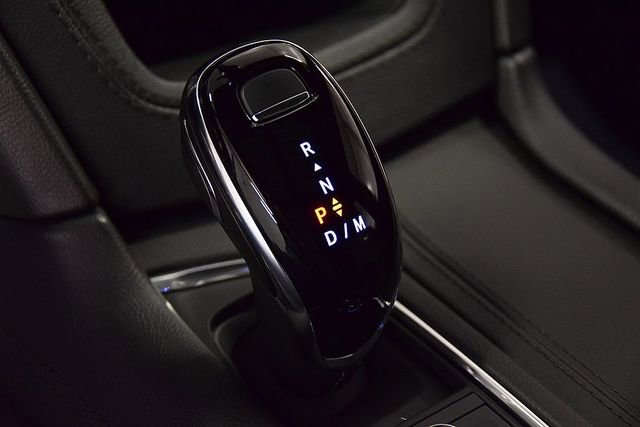 Used 2025 Cadillac XT5 Premium Luxury image 29