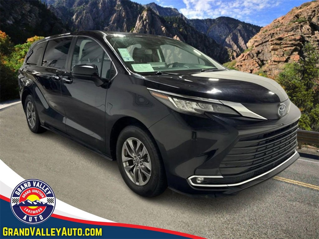 Used 2023 Toyota Sienna XLE