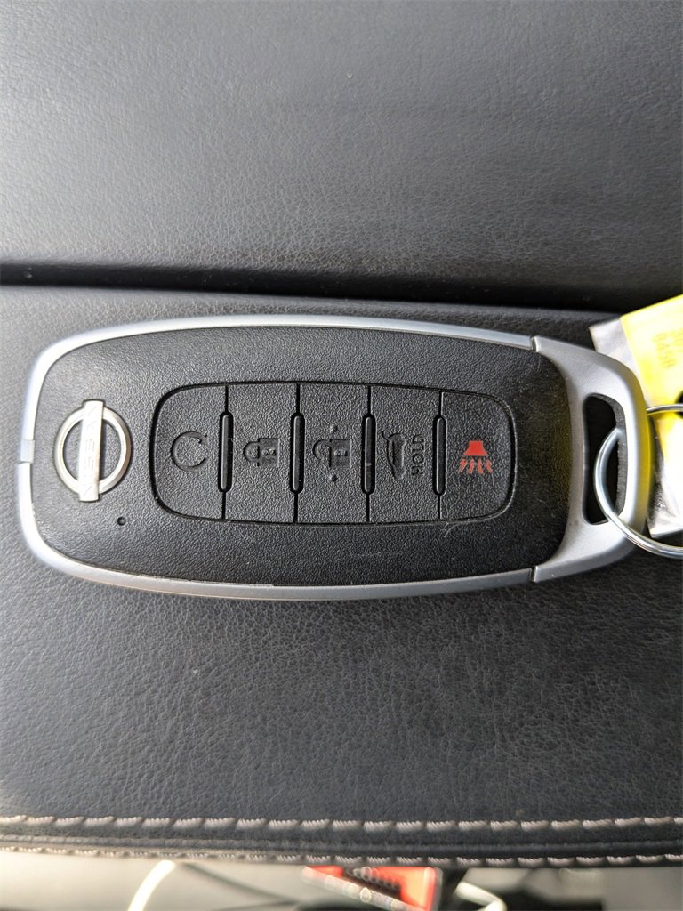 Used 2023 Nissan Rogue SV w/ SV Premium B Package image 24