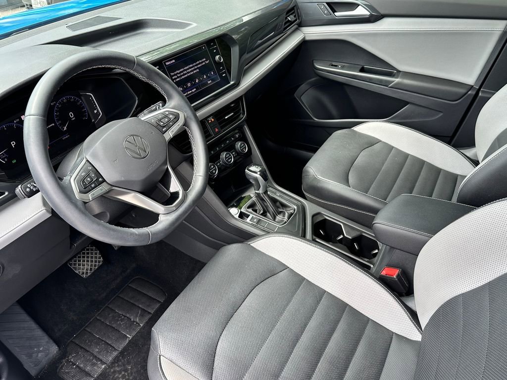 Used 2022 Volkswagen Taos SEL w/ Panoramic Sunroof Package image 10