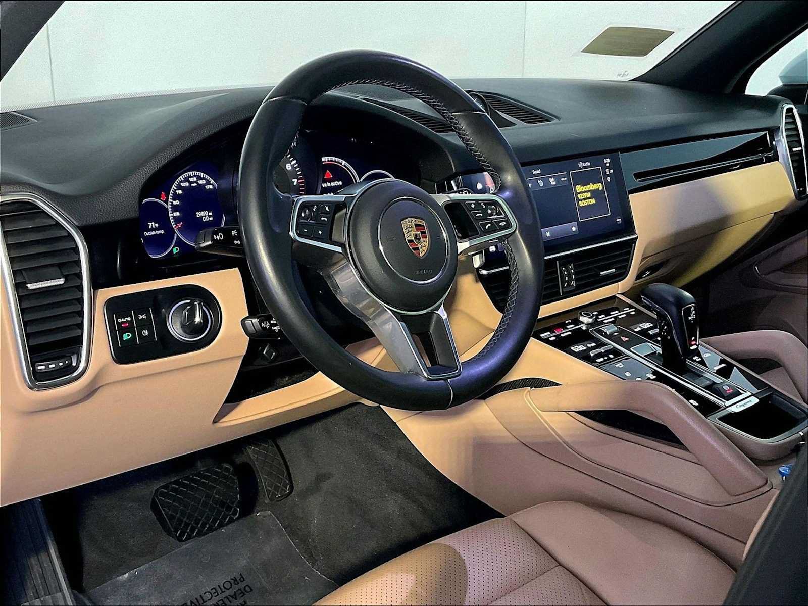 Certified 2022 Porsche Cayenne AWD/4WD image 4