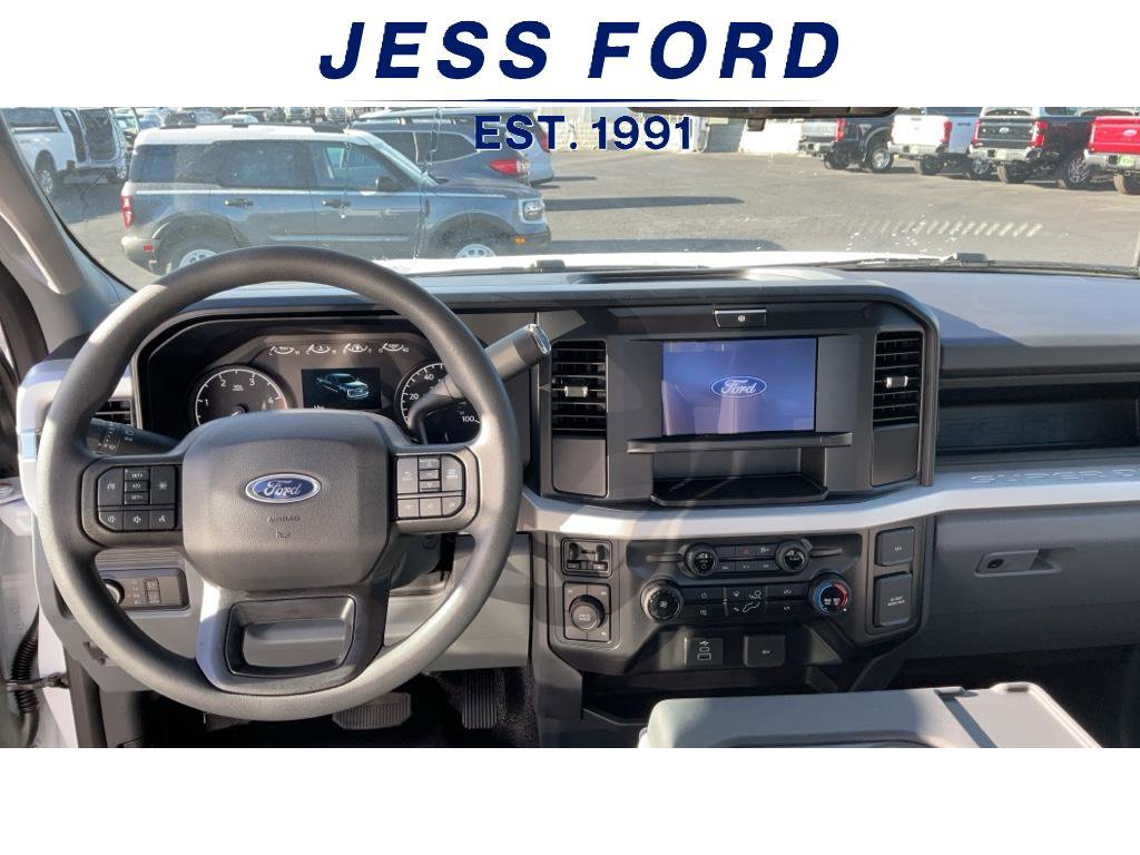 New 2026 Ford F550 4x4 Crew Cab image 13