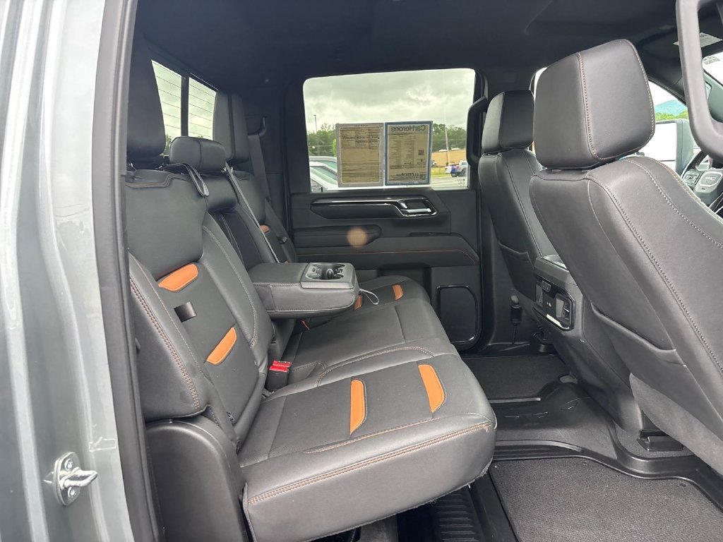 Used 2024 GMC Sierra 2500 AT4 w/ AT4 Preferred Package AWD/4WD image 17