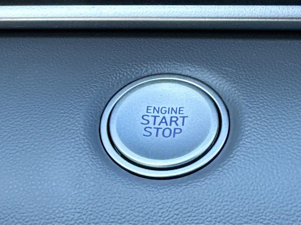 Used 2025 Hyundai Elantra Sport image 20