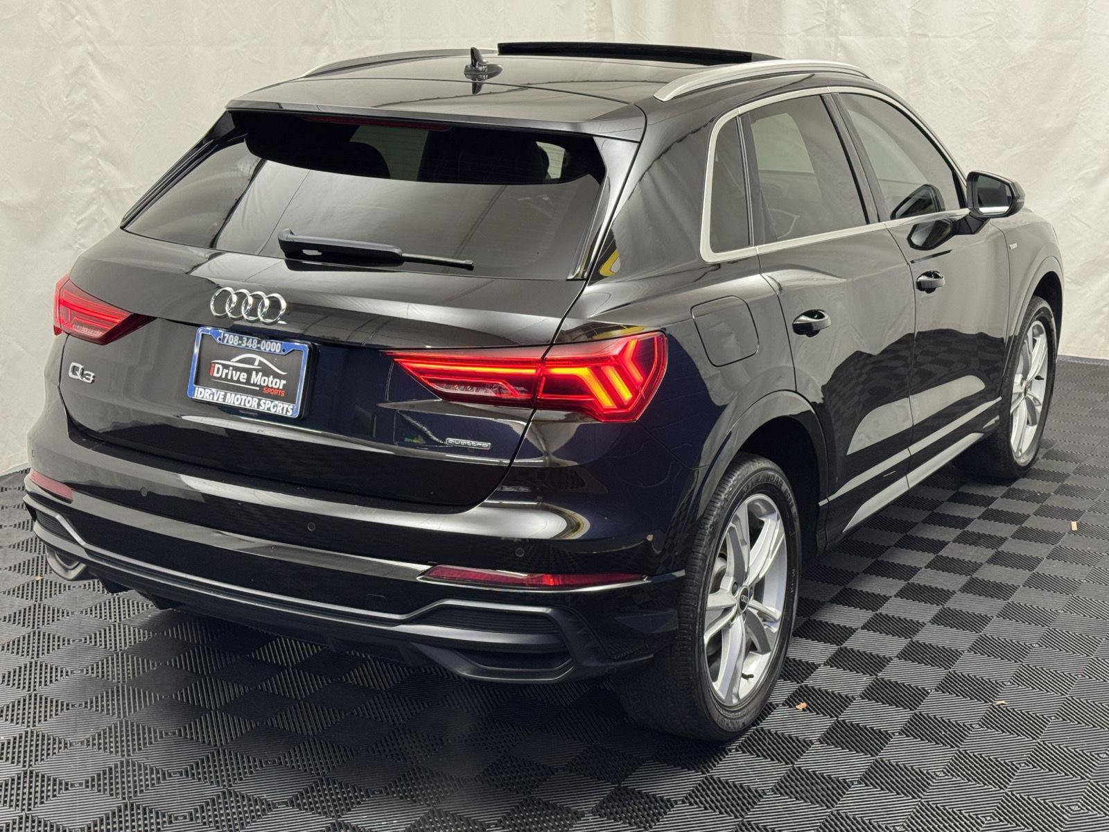 Used 2022 Audi Q3 2.0T Premium w/ Convenience Package AWD/4WD image 8