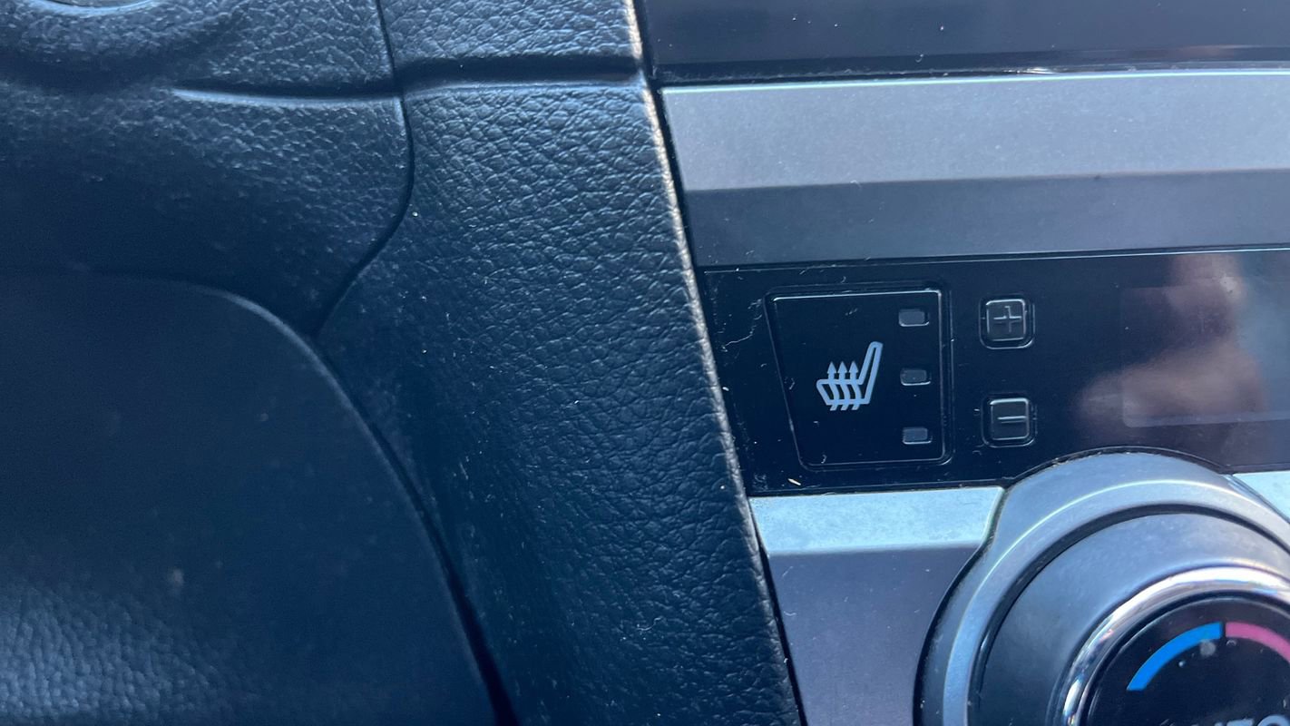 Used 2016 Subaru Legacy 3.6R Limited image 19