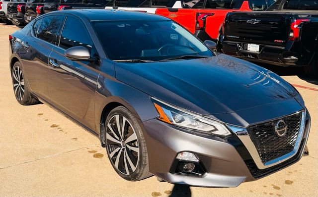 Used 2020 Nissan Altima 2.5 Platinum image 1