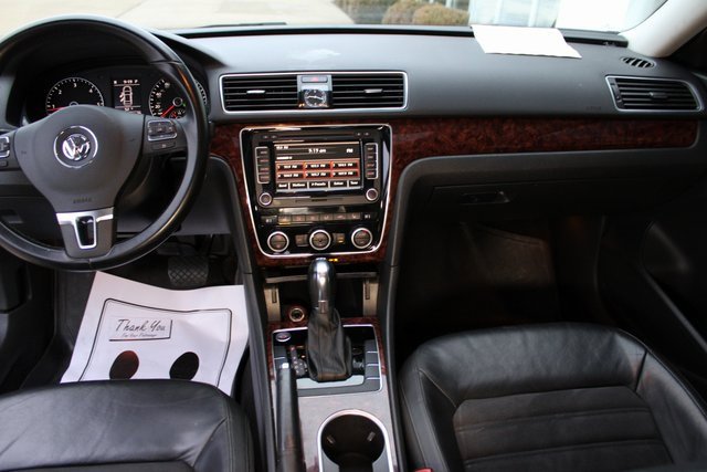 Used 2013 Volkswagen Passat TDI SEL Premium image 35