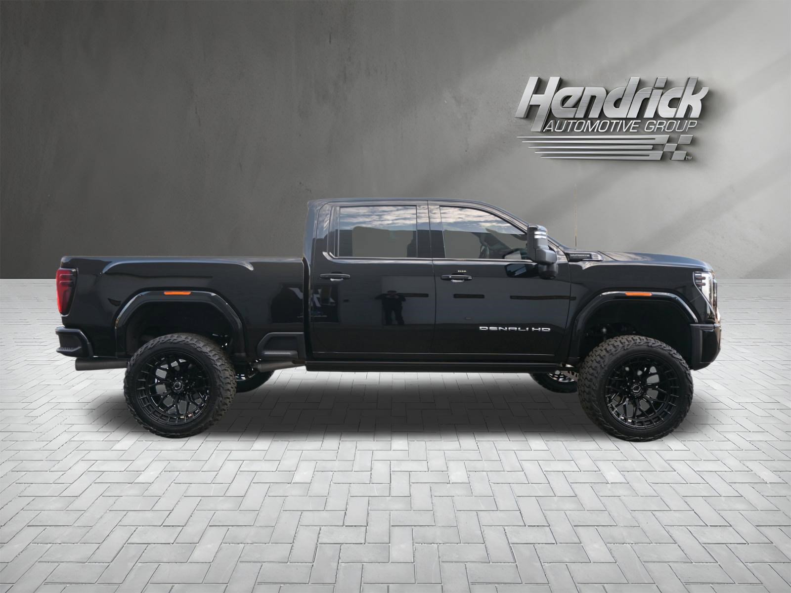 Used 2025 GMC Sierra 2500 Denali Ultimate image 10