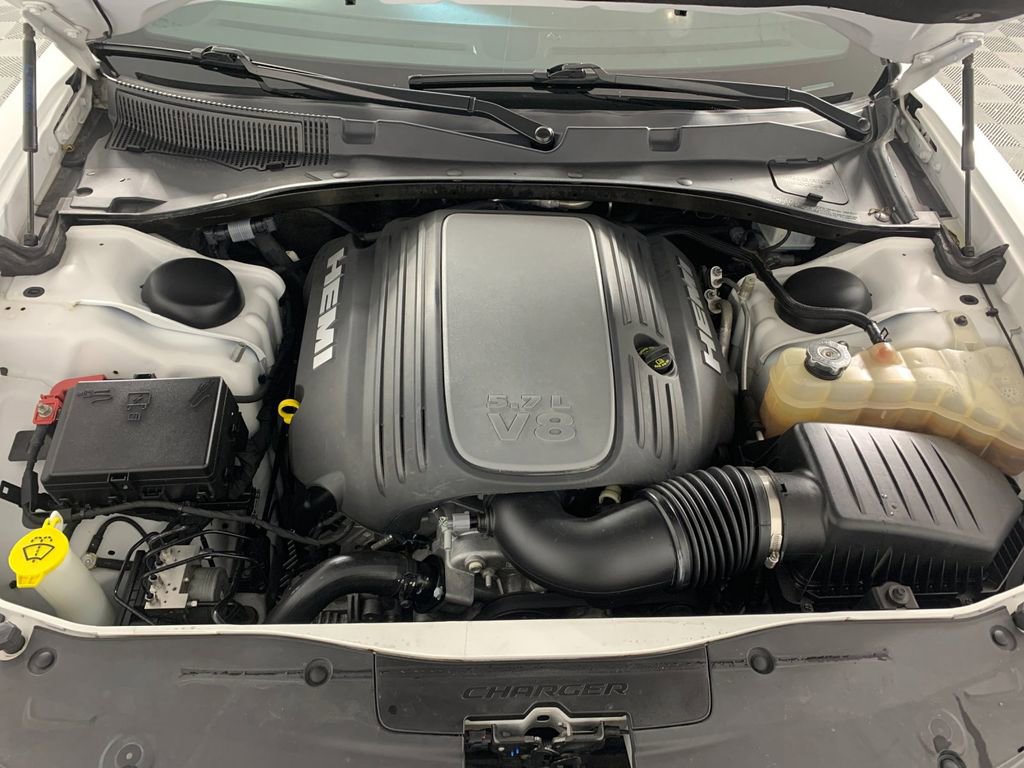 Used 2022 Dodge Charger R/T RWD image 9