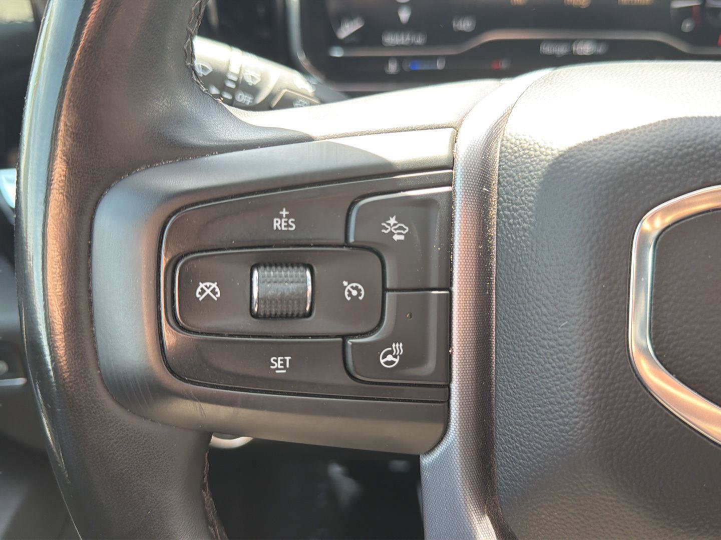 Used 2025 GMC Sierra 1500 SLT AWD/4WD image 21