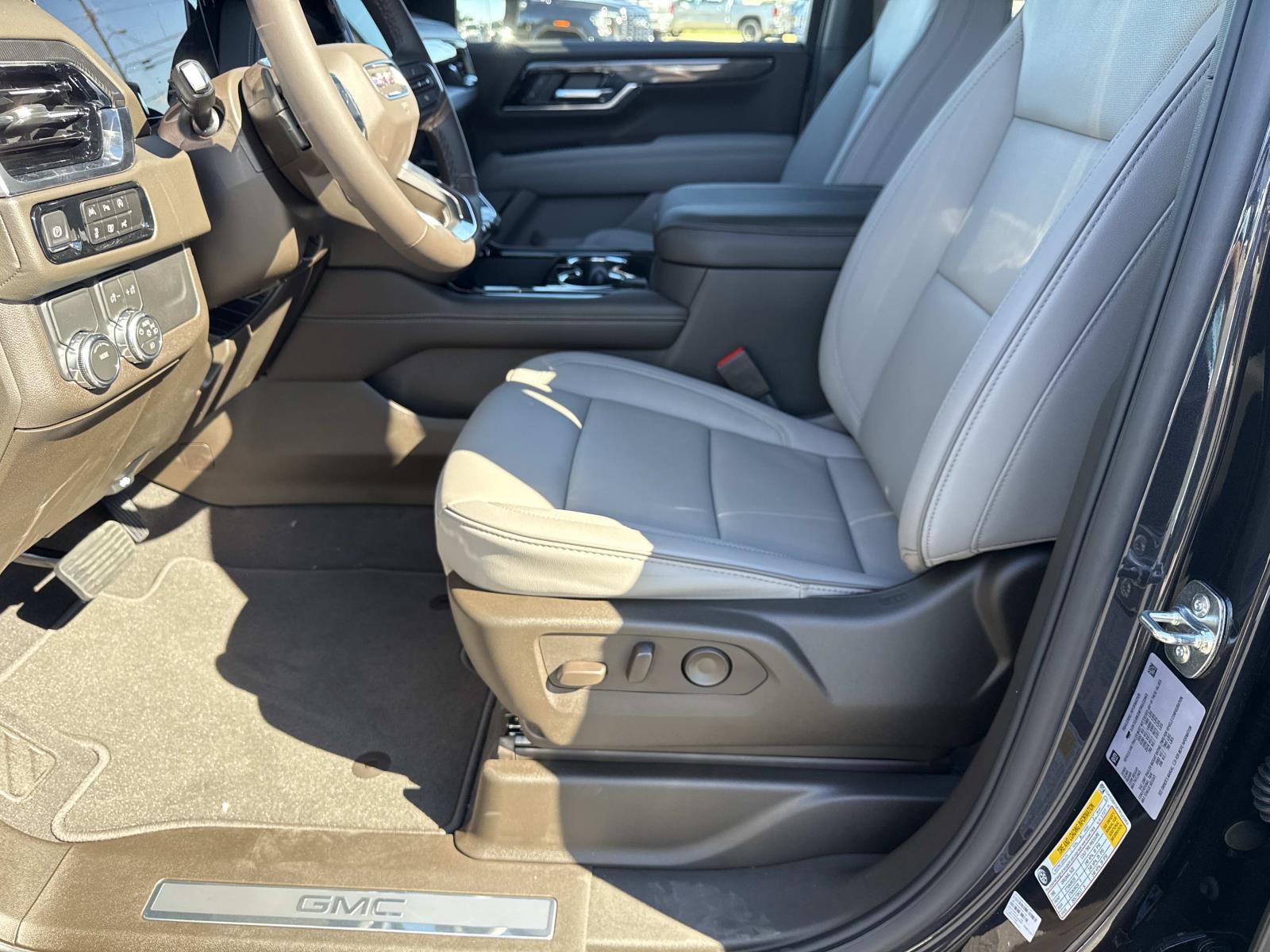 New 2026 GMC Yukon Elevation image 23