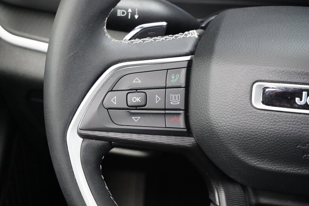 Used 2024 Jeep Grand Cherokee Laredo X w/ Trailer Tow Package image 21