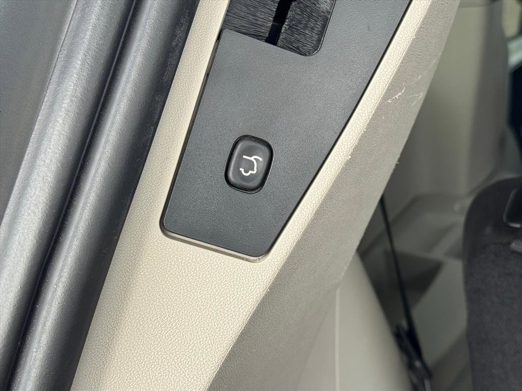 Used 2014 Dodge Grand Caravan SXT image 6