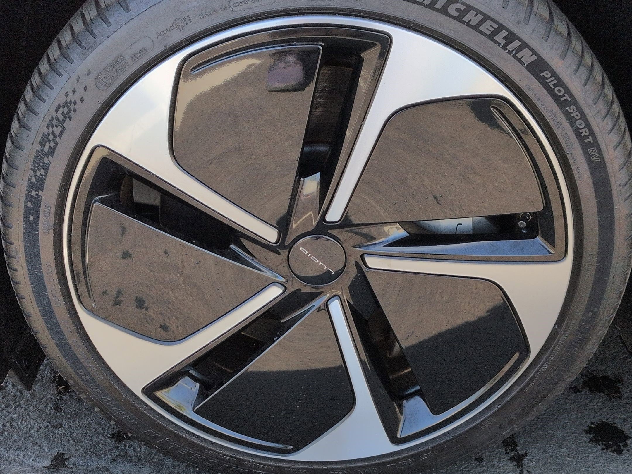 Used 2024 Lucid Air Touring image 13