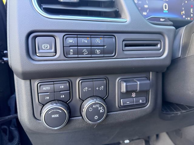 Certified 2024 Chevrolet Suburban Z71 w/ Luxury Package image 34