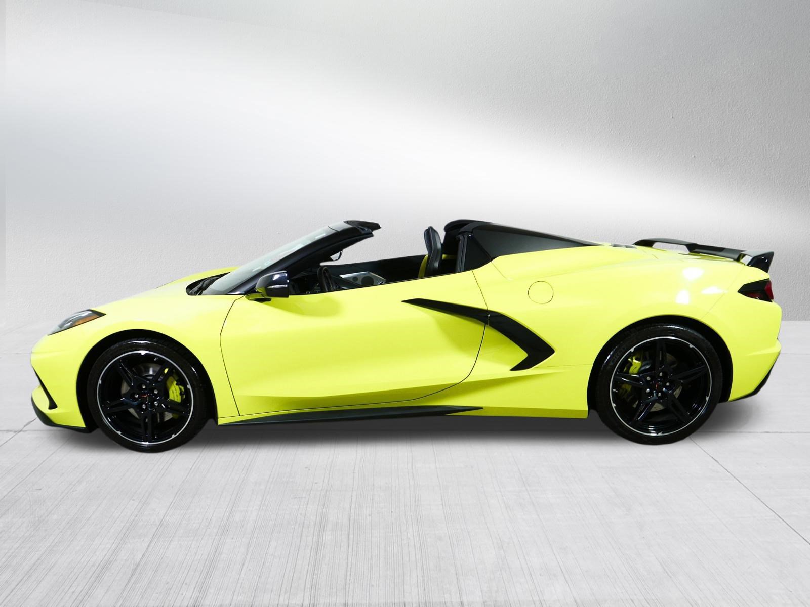 Used 2024 Chevrolet Corvette Stingray Preferred Conv w/ Z51 Performance Package RWD image 4