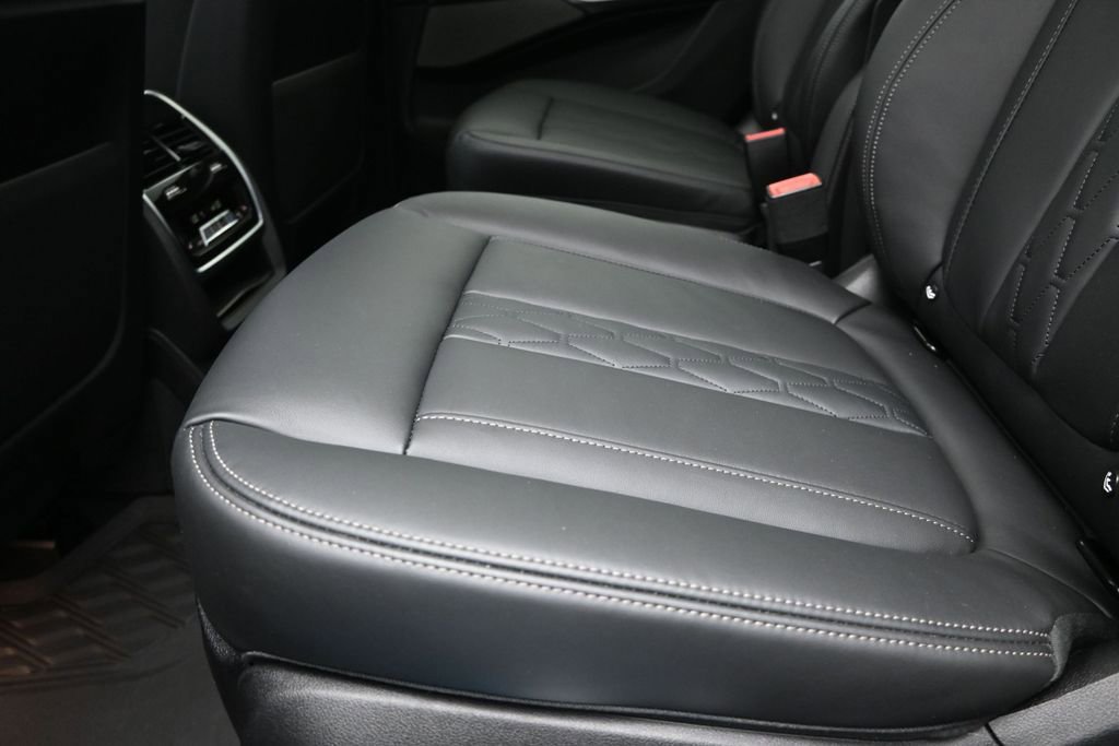 Used 2025 BMW X7 M60i w/ Executive Package AWD/4WD image 16