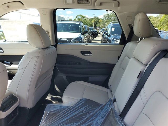 New 2025 Nissan Pathfinder SL image 26