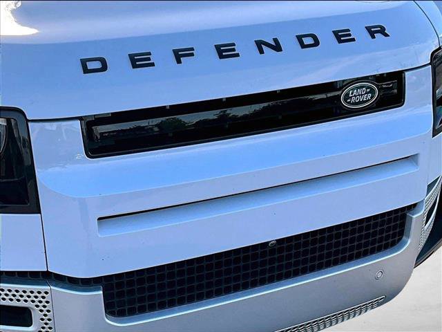 Used 2023 Land Rover Defender 110 SE image 27