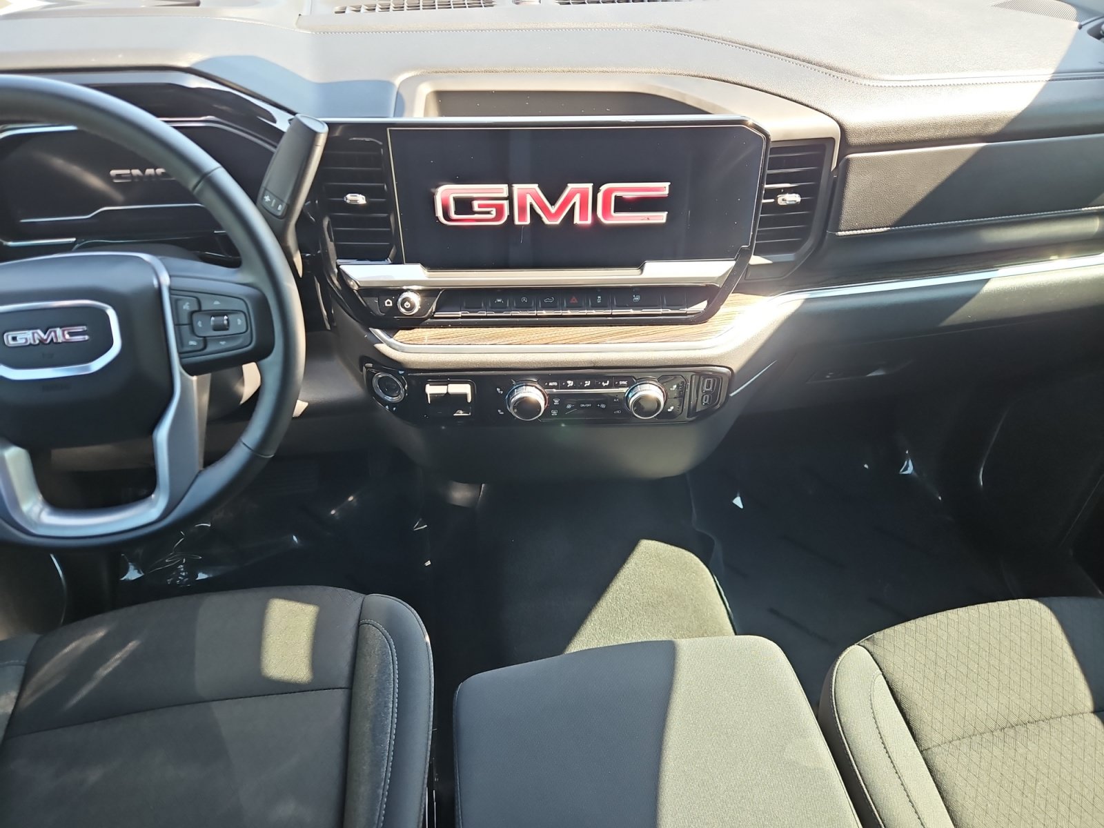 Used 2025 GMC Sierra 1500 Elevation AWD/4WD image 11