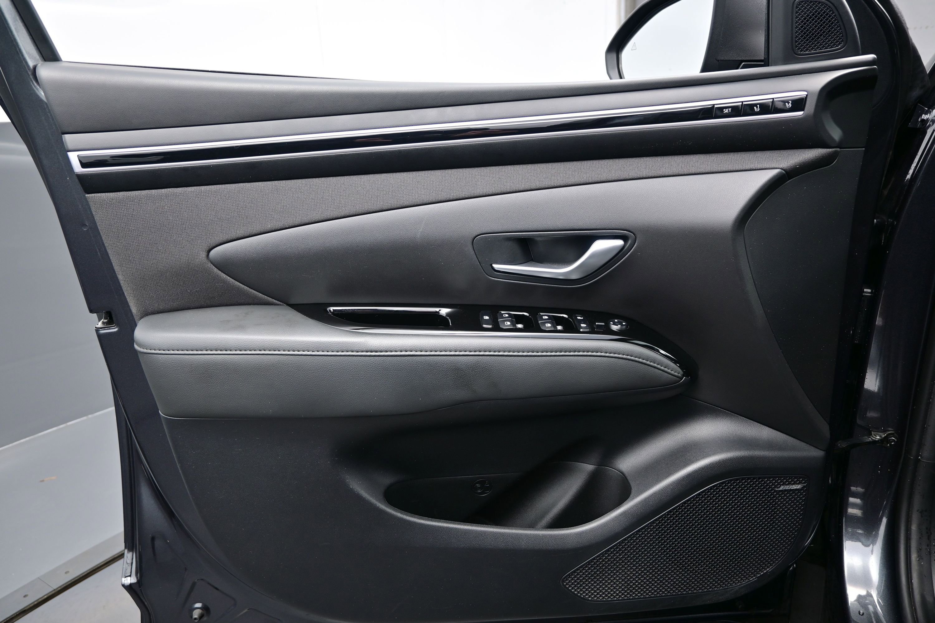 Certified 2024 Hyundai Tucson Limited AWD/4WD image 9