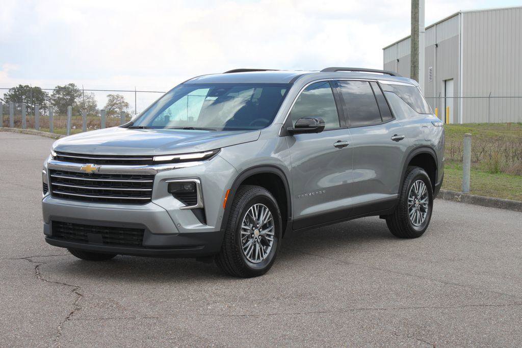 New 2026 Chevrolet Traverse LT w/ Enhanced Driving Package FWD image 2