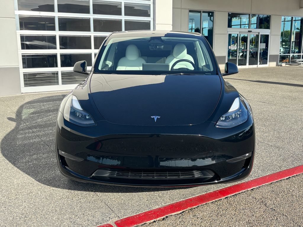 Used 2023 Tesla Model Y Long Range AWD/4WD image 2