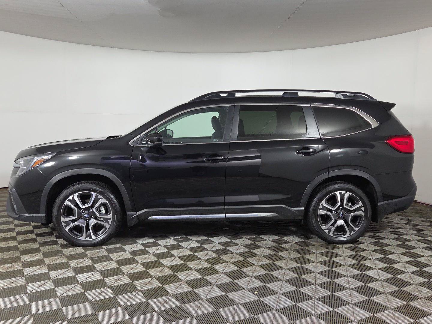 Used 2026 Subaru Ascent Limited AWD/4WD image 10