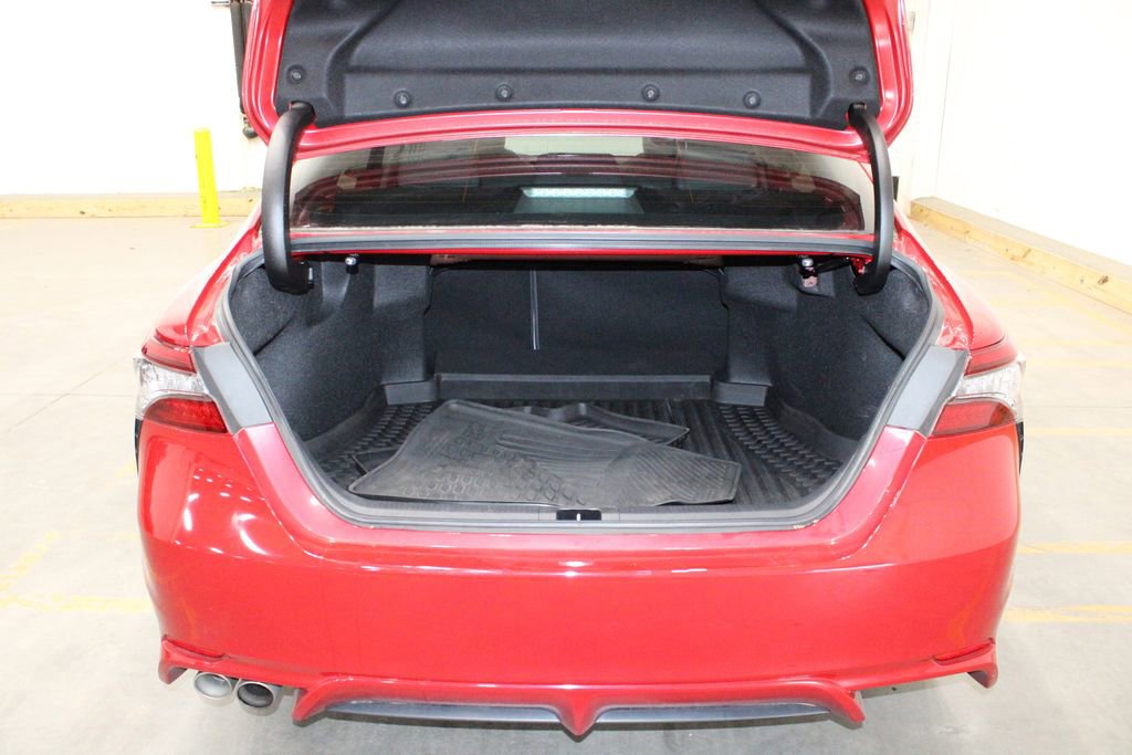 Used 2021 Toyota Camry XSE image 14