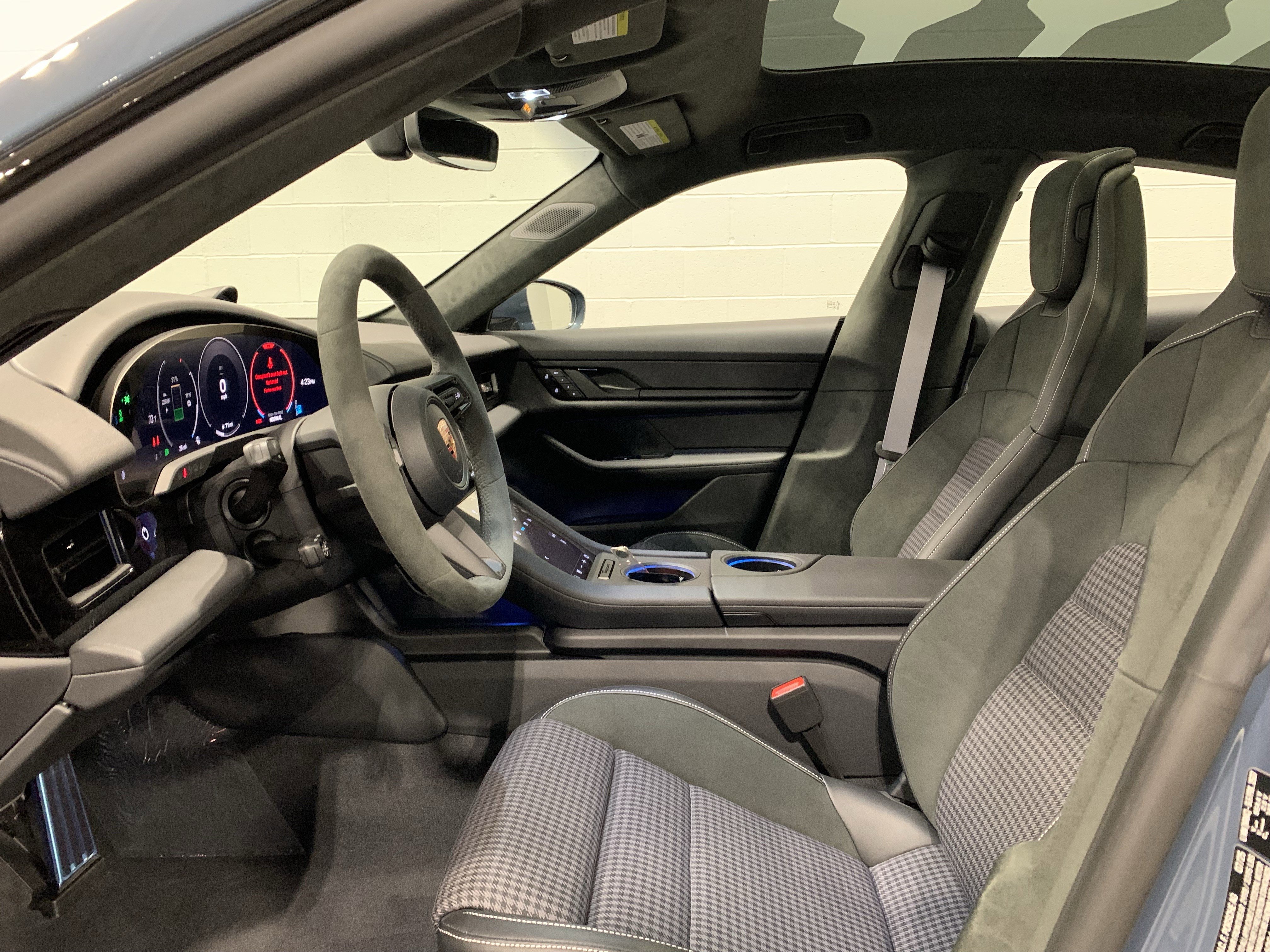 New 2026 Porsche Taycan GTS AWD/4WD image 17