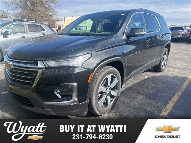 Used 2023 Chevrolet Traverse LT w/ LT Premium Package AWD/4WD image 1