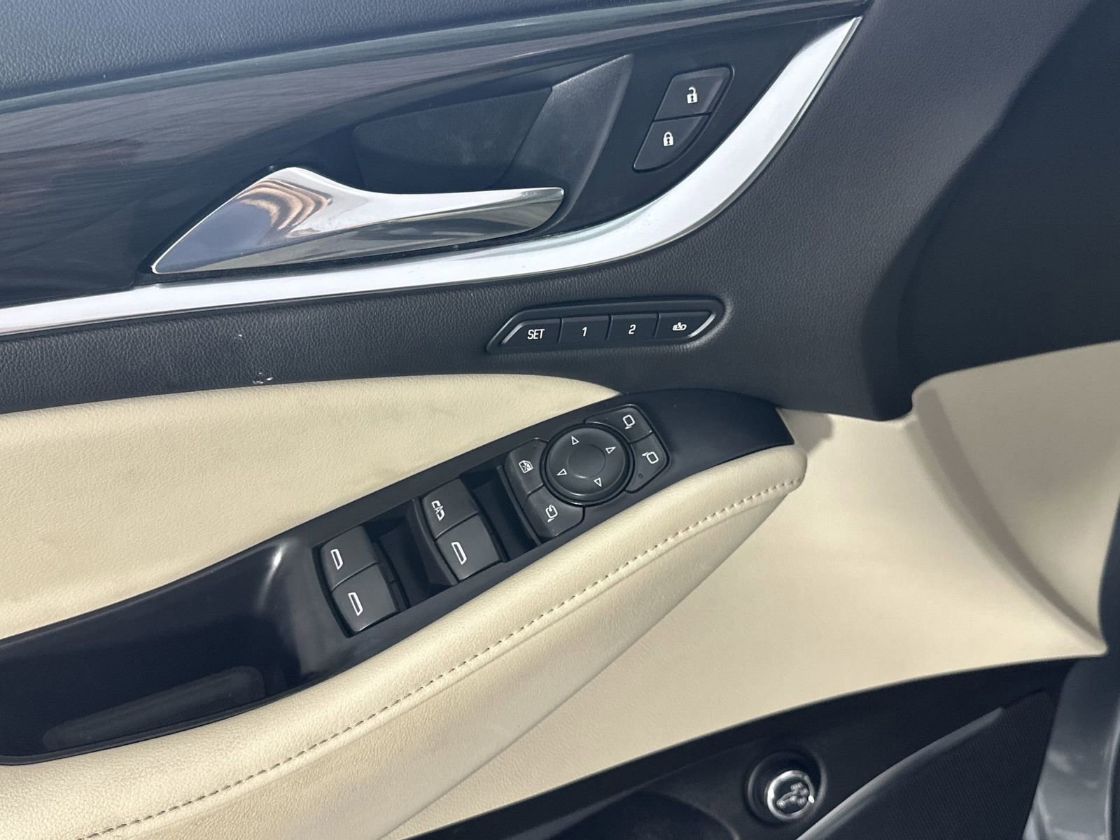Used 2018 Buick Enclave Premium w/ Experience Buick Package AWD/4WD image 13