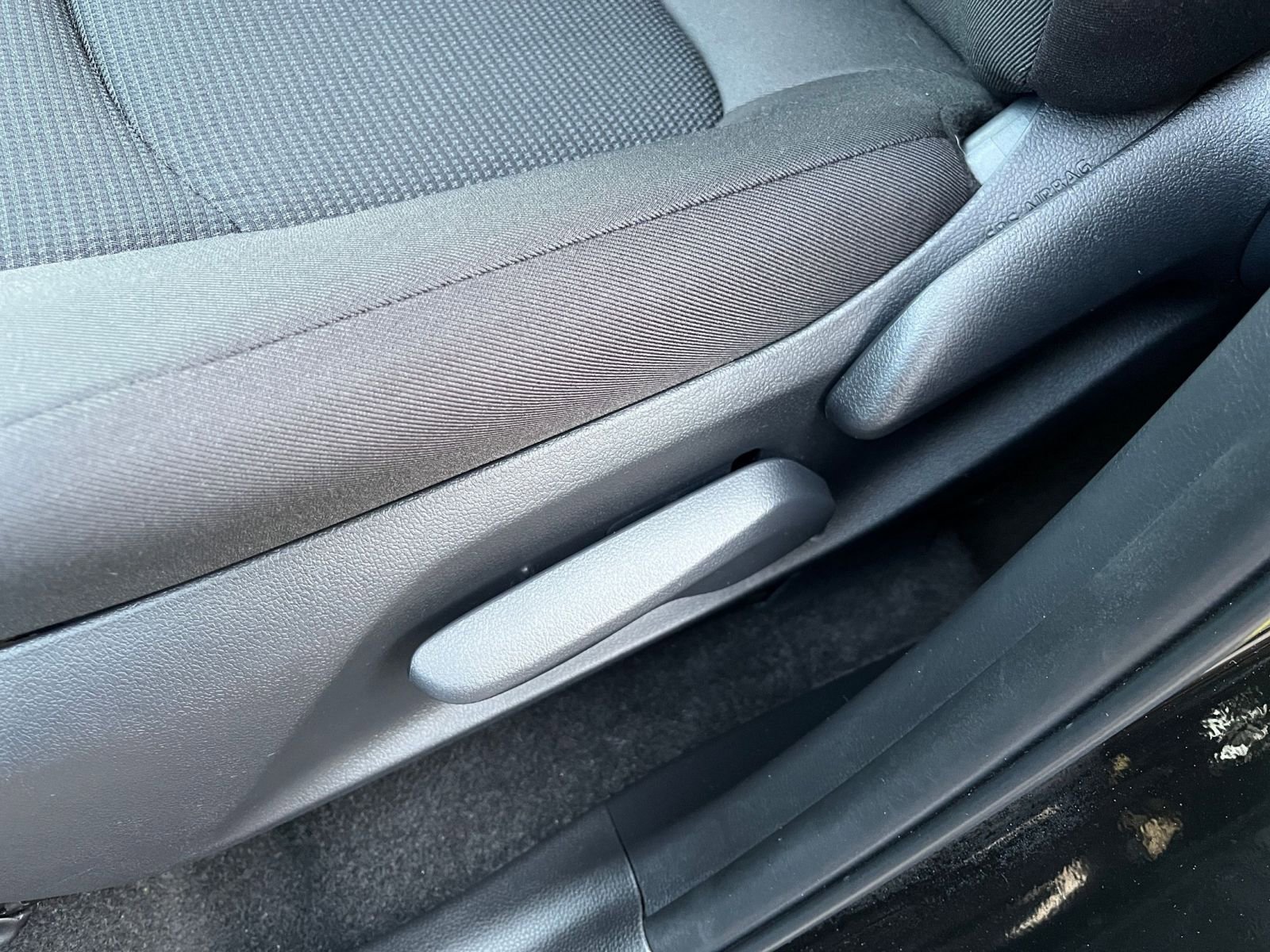 Used 2025 Toyota RAV4 LE image 23