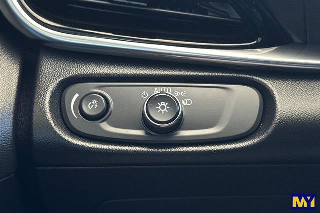 Used 2018 Chevrolet Volt Premier w/ Driver Confidence Package image 33