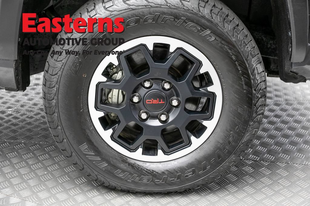 Used 2025 Toyota Tacoma TRD Off-Road AWD/4WD image 29