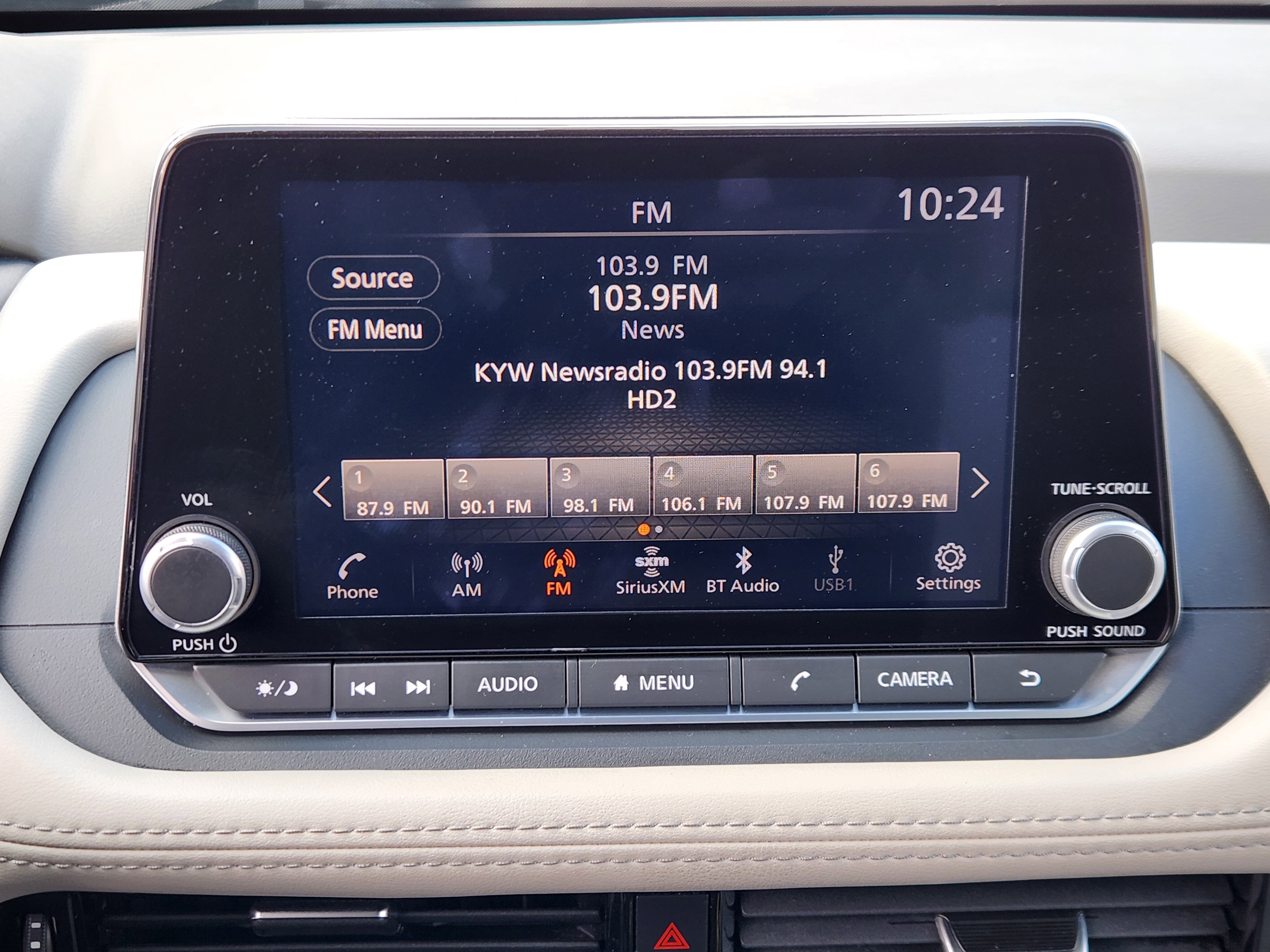 Used 2023 Nissan Rogue SV image 11