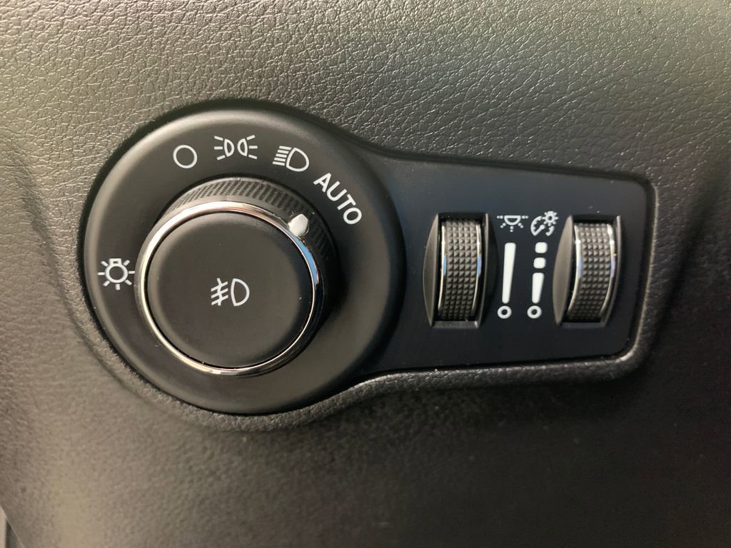 Used 2022 Jeep Compass Trailhawk image 13