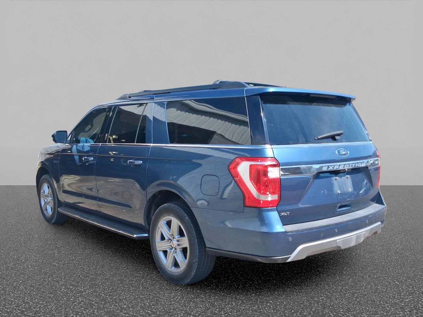 Used 2018 Ford Expedition Max XLT w/ Equipment Group 202A RWD image 6