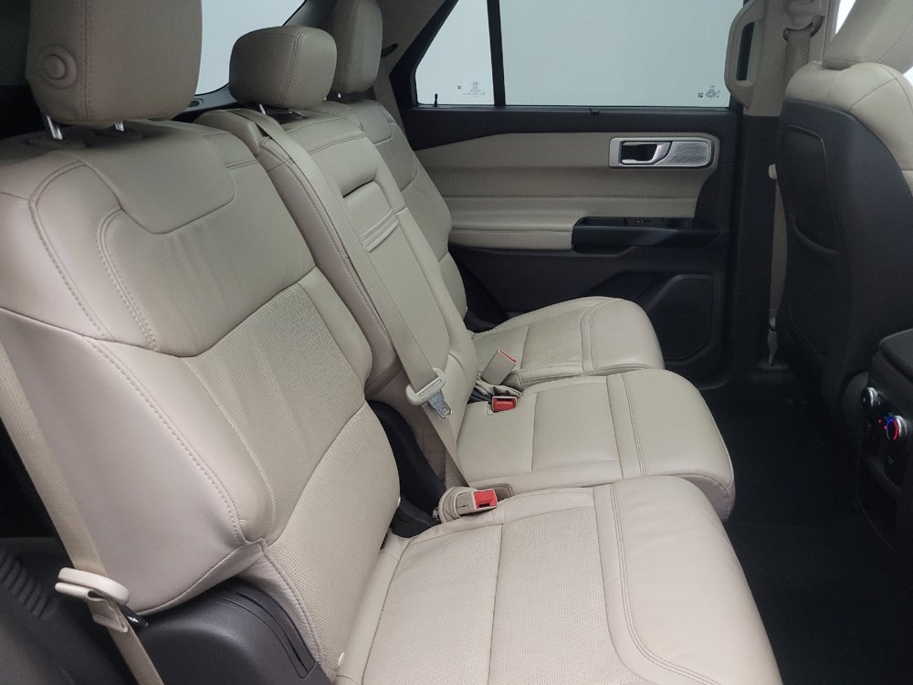 Used 2020 Ford Explorer Platinum w/ Premium Technology Package image 19