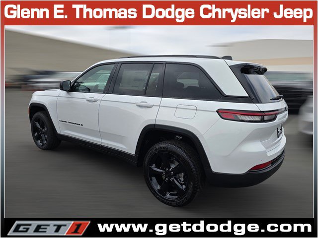 New 2025 Jeep Grand Cherokee Altitude image 6