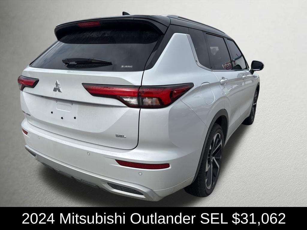 Used 2024 Mitsubishi Outlander SEL image 3