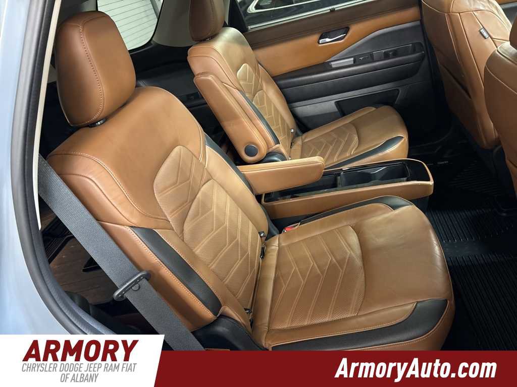 Used 2022 Nissan Pathfinder Platinum w/ Cargo Package image 38
