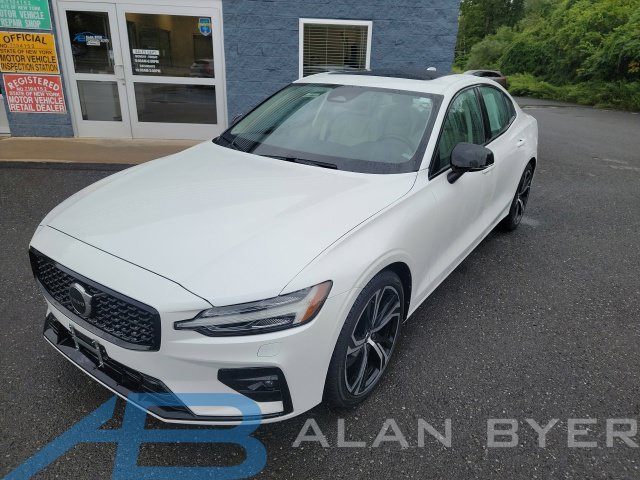 Used 2024 Volvo S60 B5 Core AWD/4WD image 1